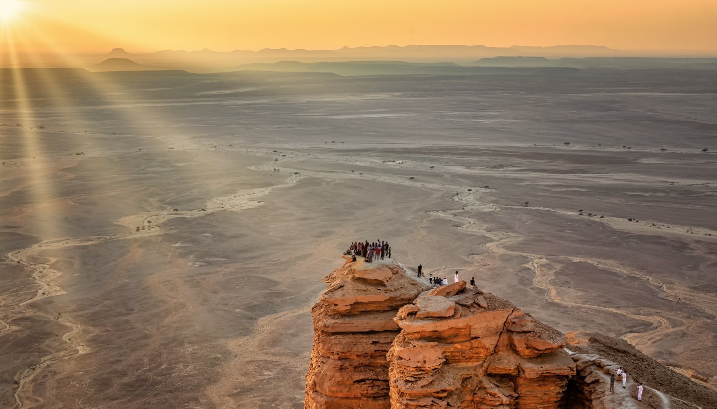The Ultimate Travel Guide to Visit Saudi Arabia Like a Local